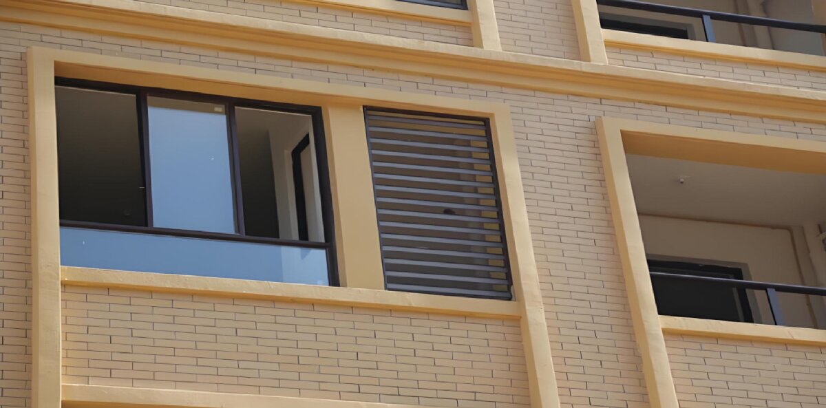 房屋外墻門窗滲水、開裂修繕！(圖1)